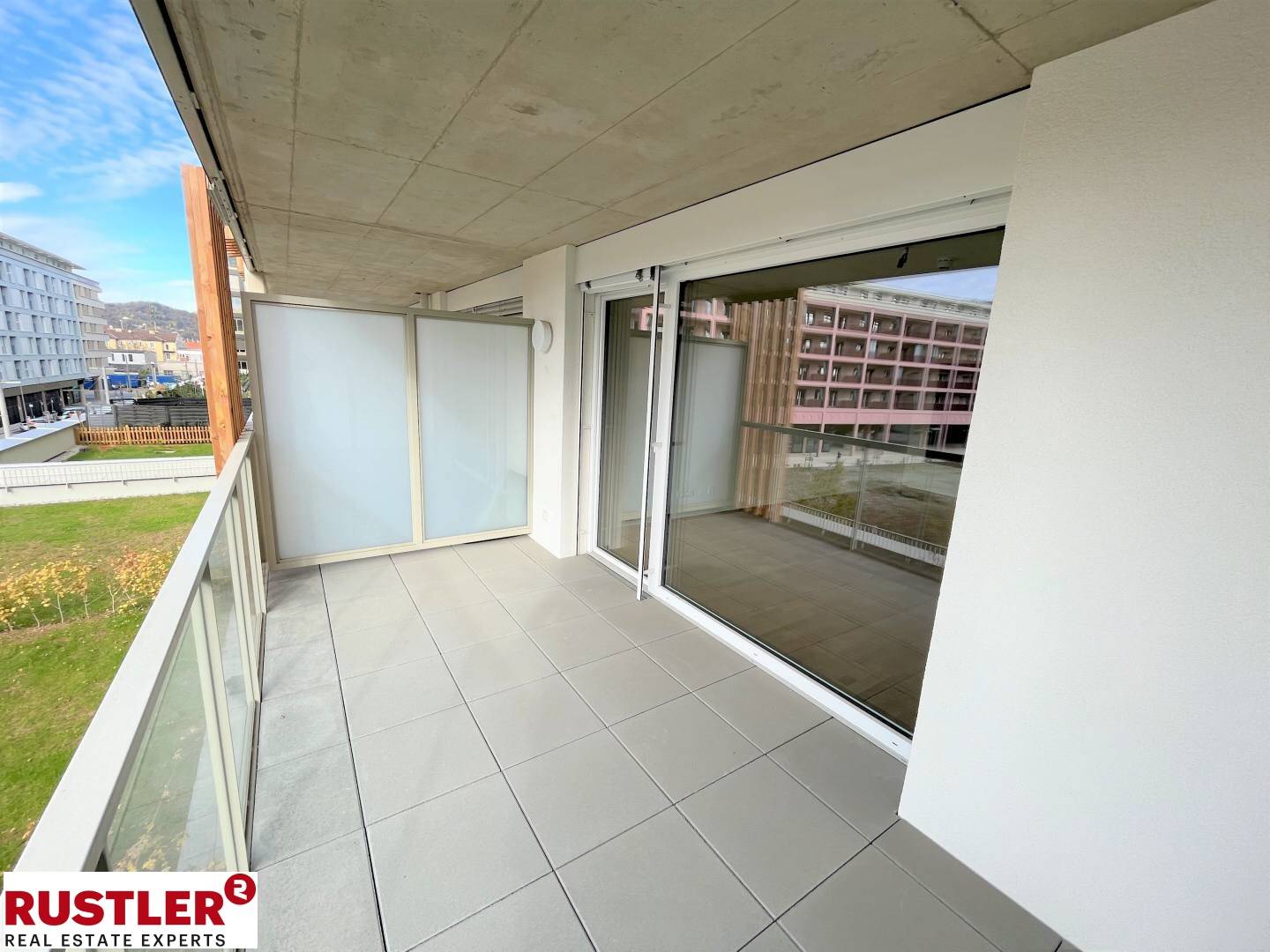 Helle Wohnung mit großem Balkon im energieeffizienten Neubau