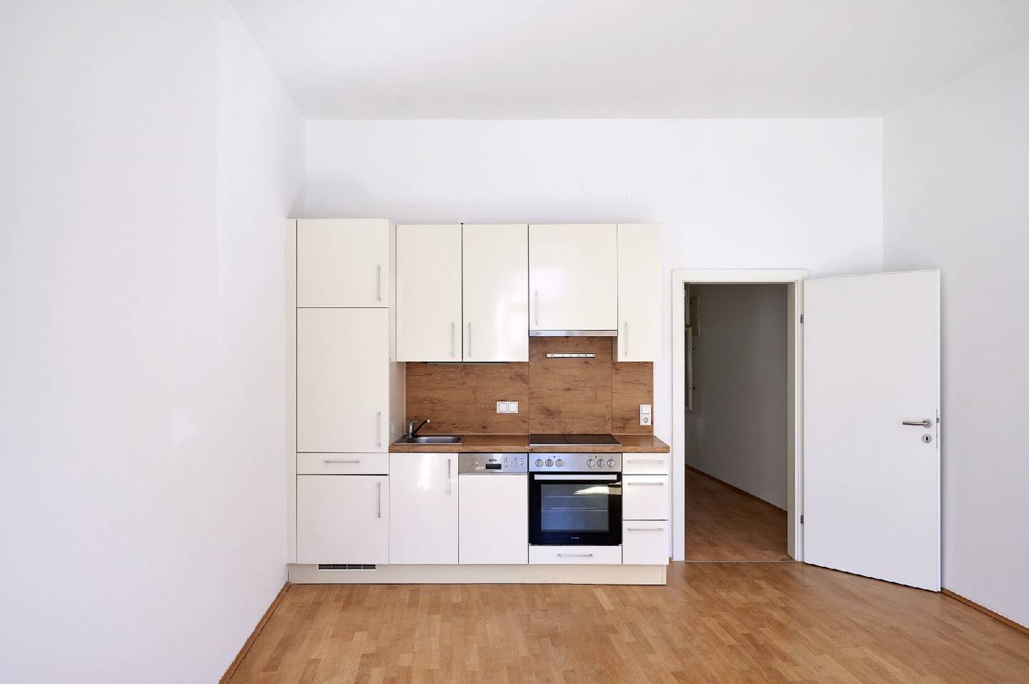 Hofseitige Erdgeschosswohnung with lift close to U3