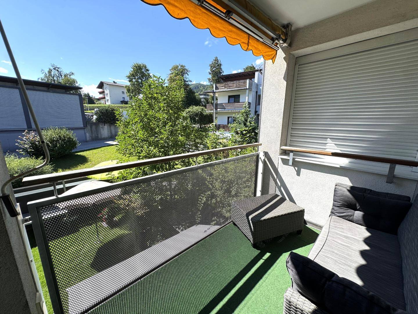 Bright well kept Wohnung with loggia and storage