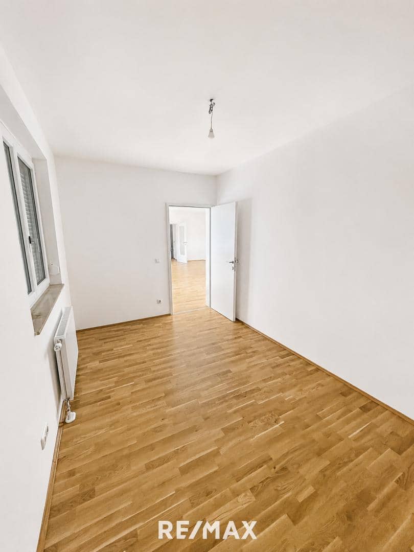 Renovierte helle Wohnung mit Balkon und Lift