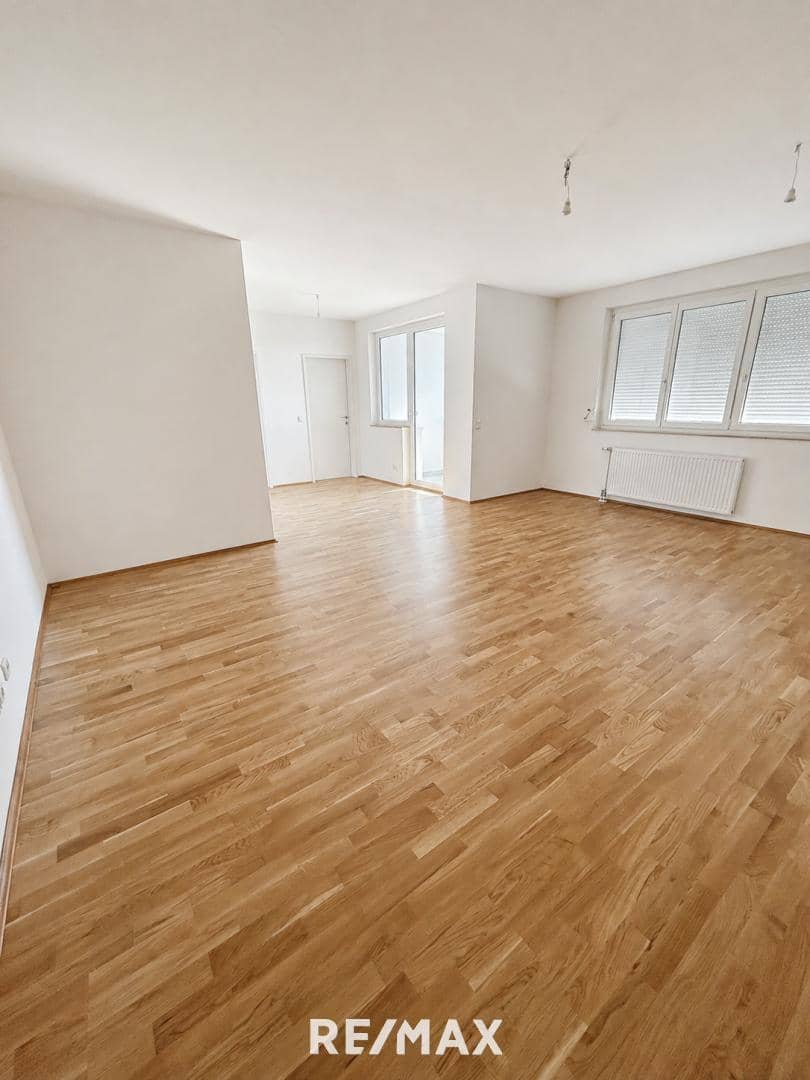 Renovierte helle Wohnung mit Balkon und Lift
