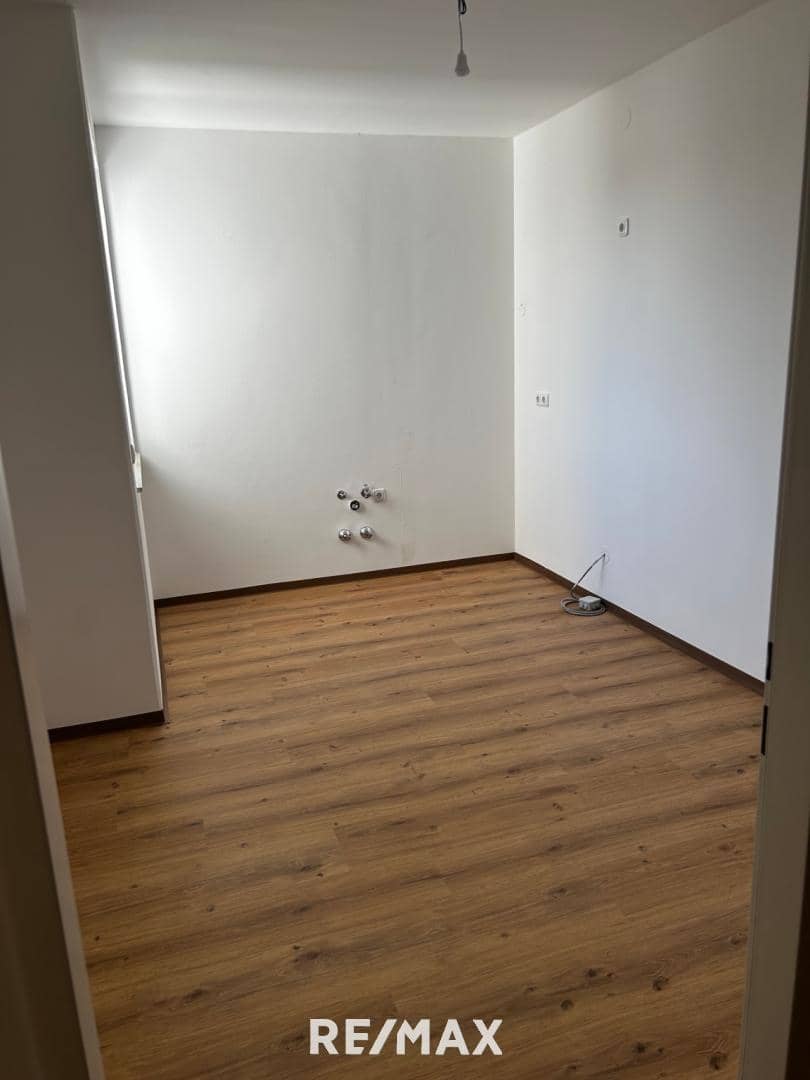 Renovierte helle Wohnung mit Balkon und Lift