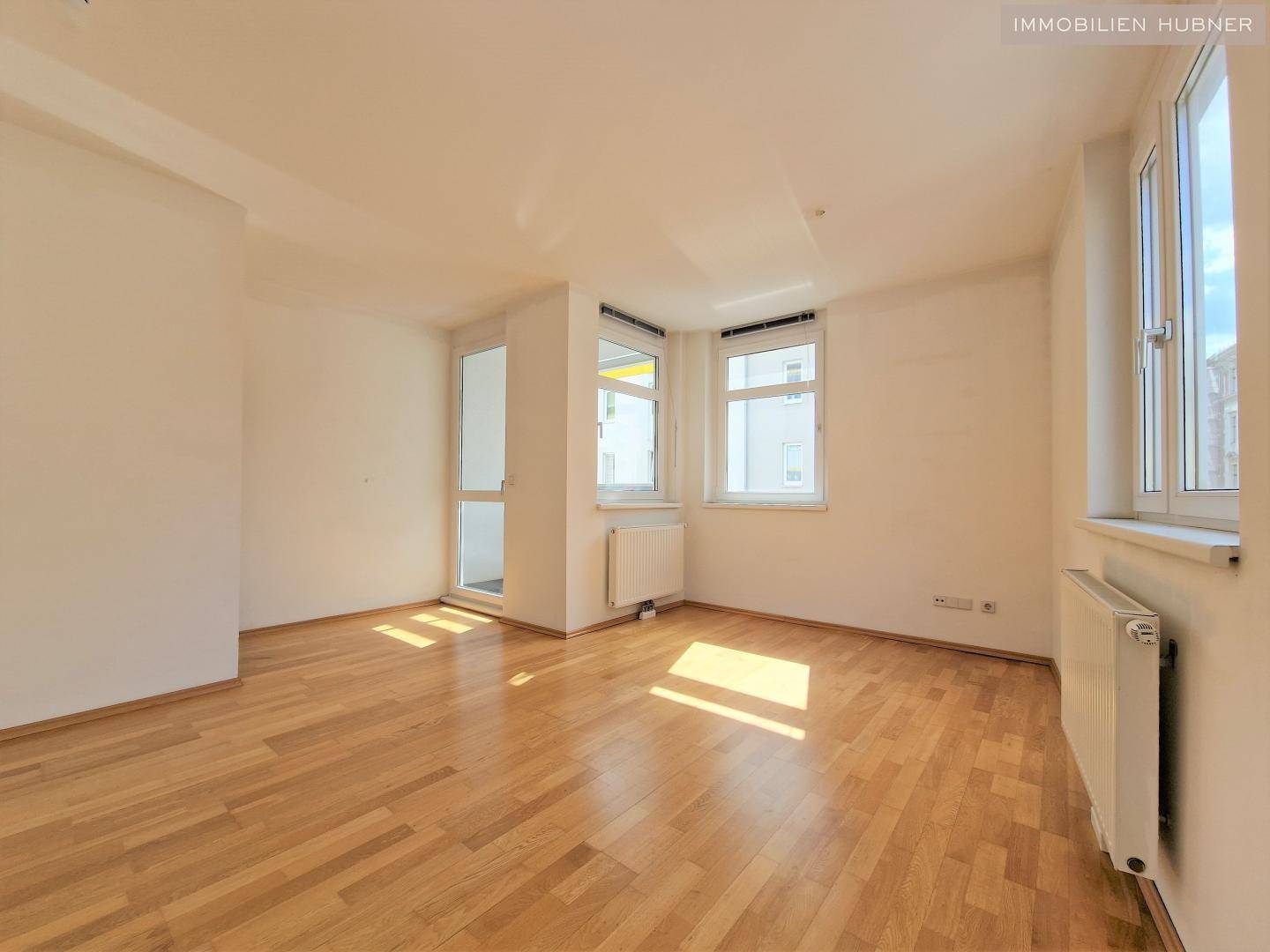 Moderne Wohnung mit Loggia und Aufzug
