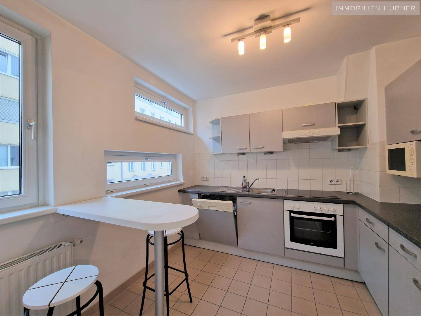Moderne Wohnung mit Loggia und Aufzug