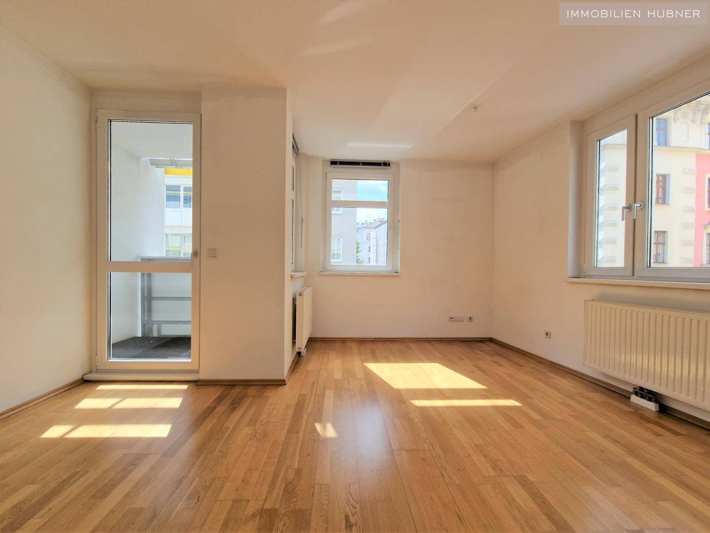 Moderne Wohnung mit Loggia und Aufzug