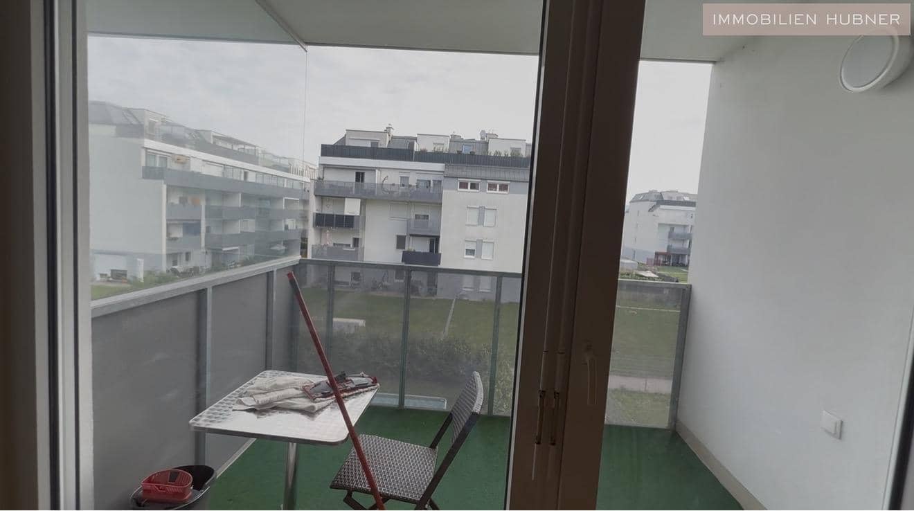 Helle Neubauwohnung nahe Akademiepark mit Loggia