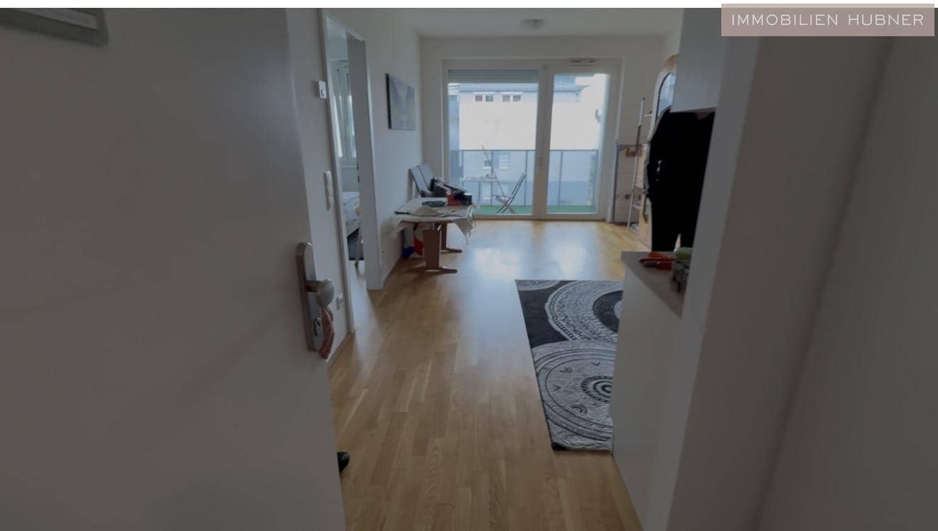 Helle Neubauwohnung nahe Akademiepark mit Loggia