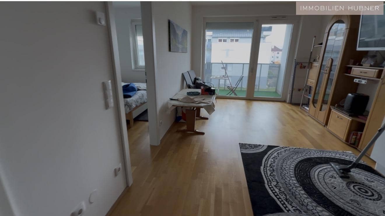 Helle Neubauwohnung nahe Akademiepark mit Loggia