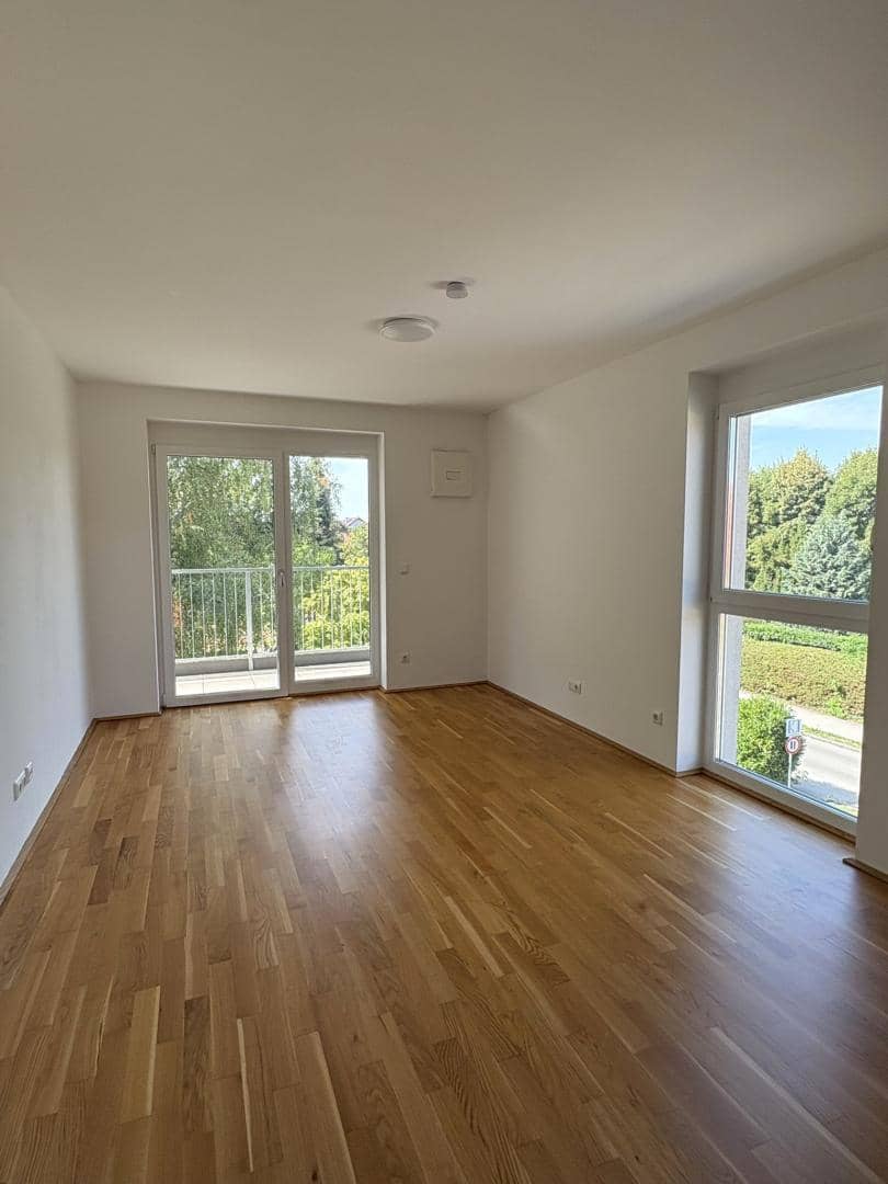 Helle Wohnung mit Balkon und Tiefgaragenplätzen