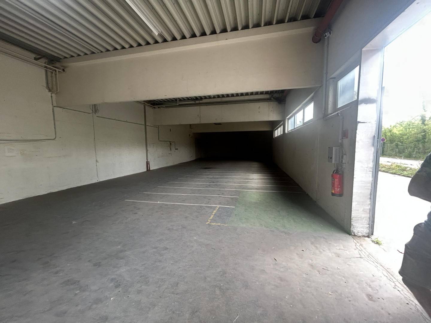 Helle Loftwohnung mit flexibler Bürofläche und Parkplätzen