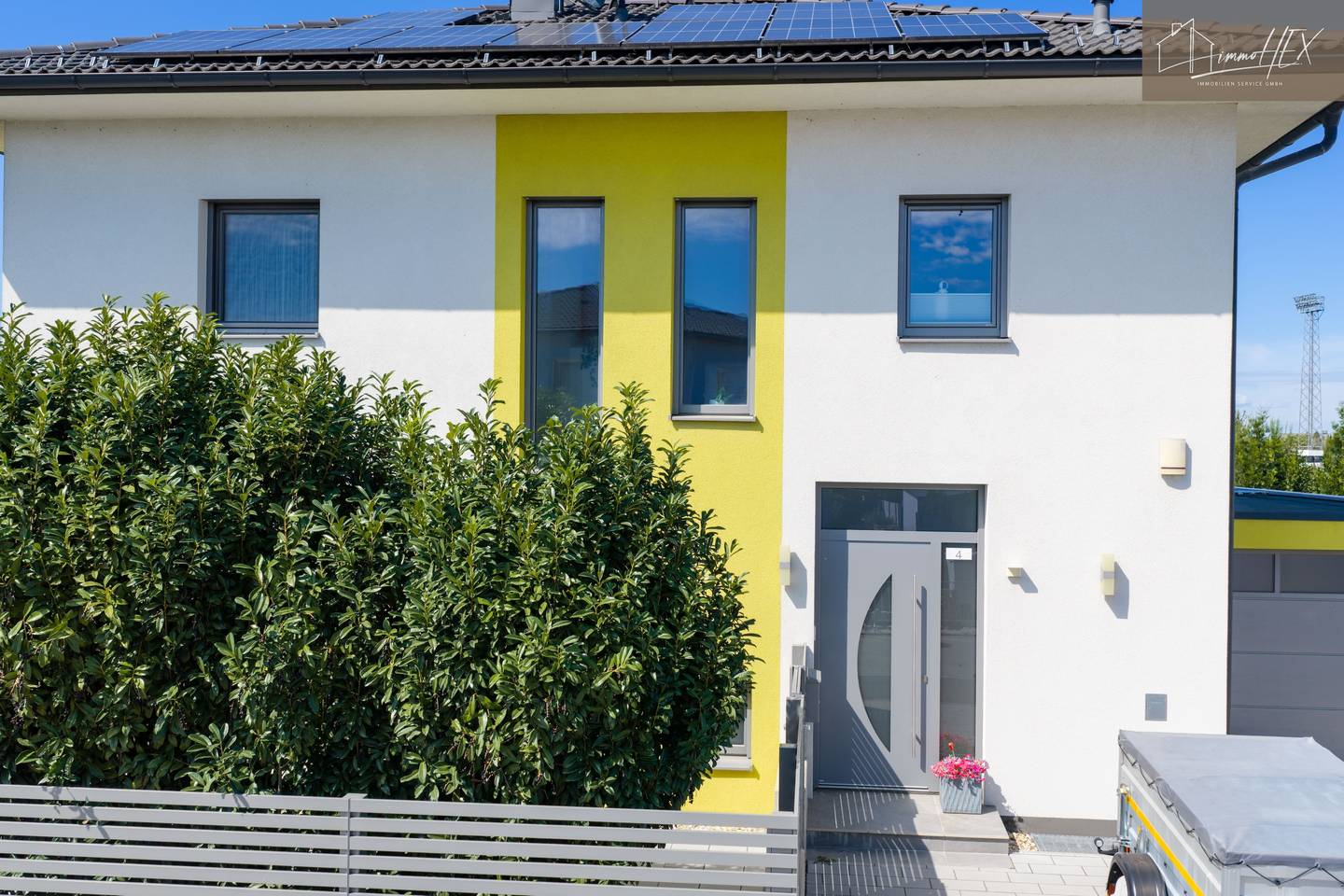 Family apartment with underfloor cooling and garden