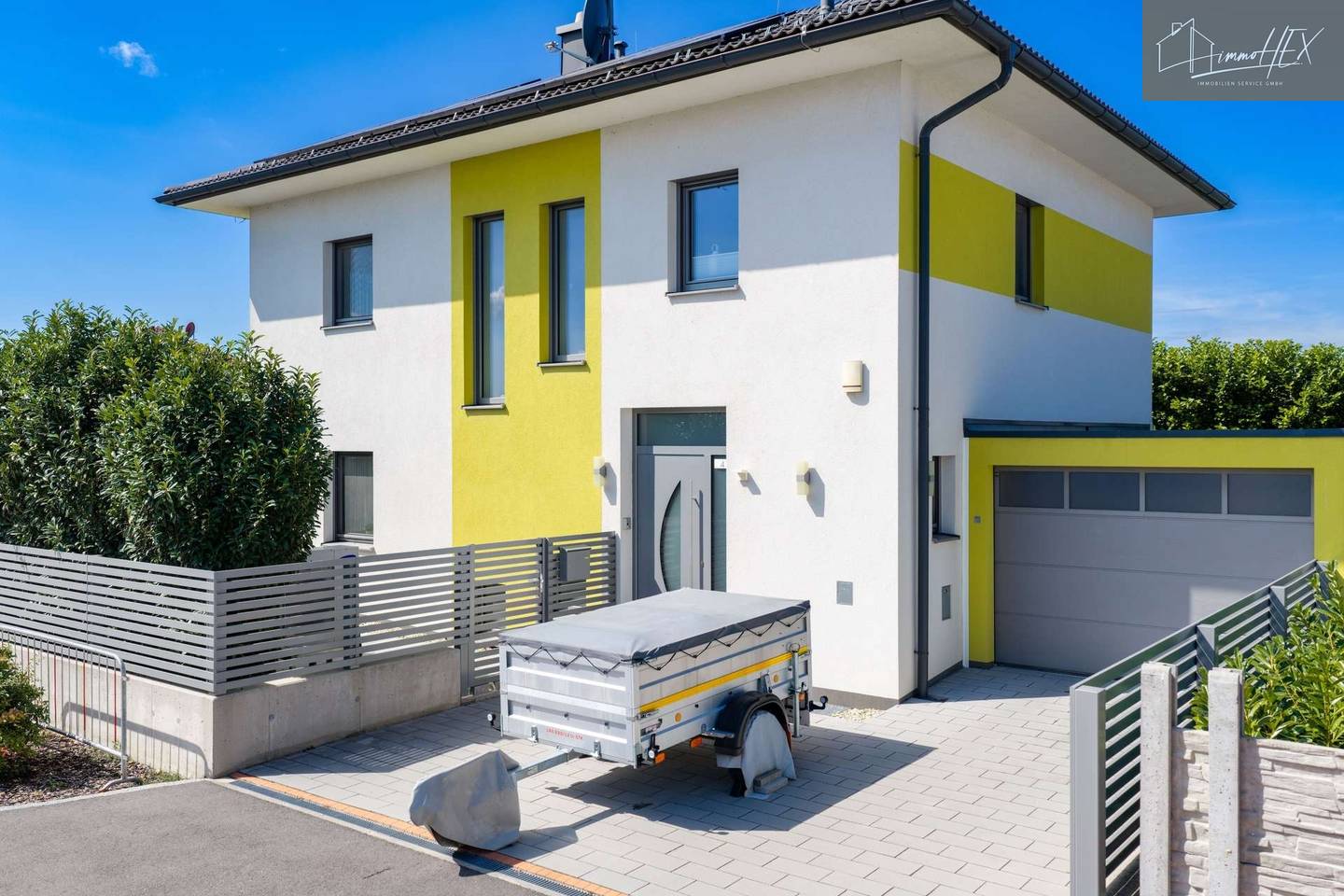 Family apartment with underfloor cooling and garden
