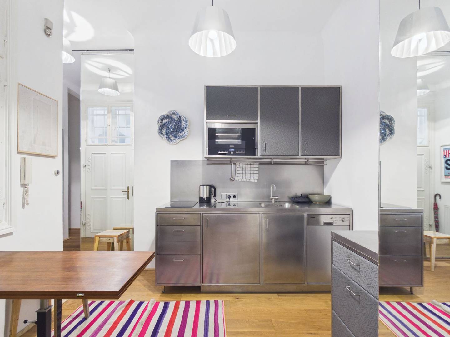 Charming altbauwohnung calm to courtyard with lift