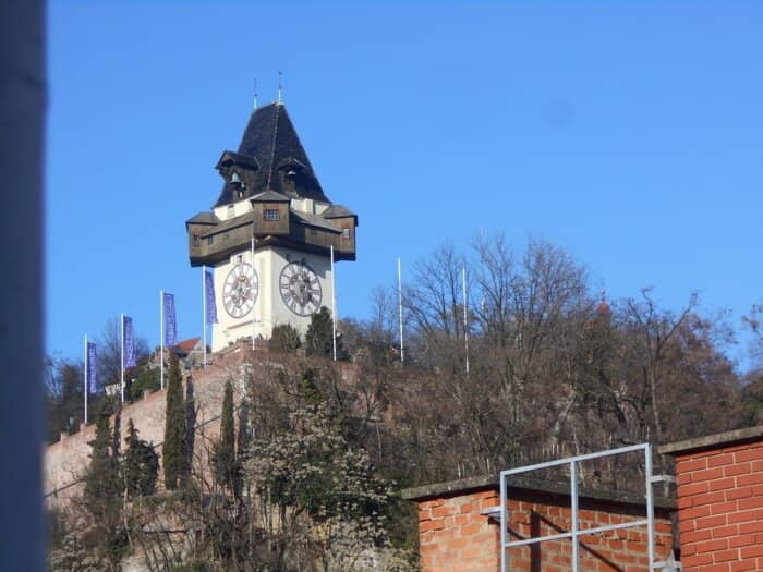 Hauptplatz-Färberplatz charming old building 2-room with view over the roofs, Schlossberg