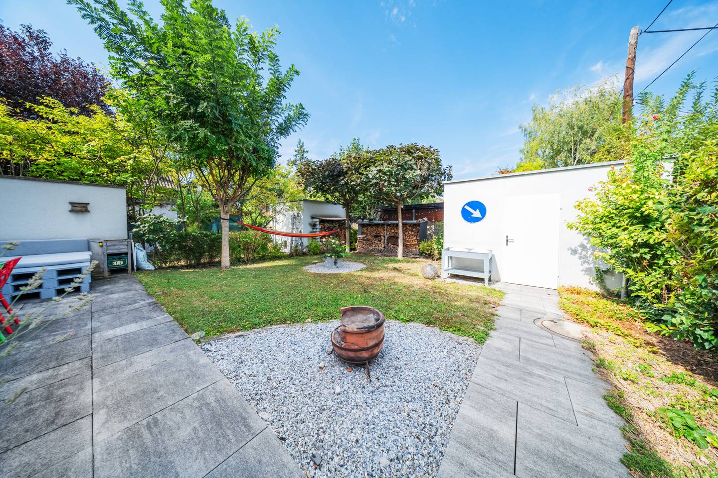 Lichtdurchflutete Familienwohnung mit Garten und Dachterrasse