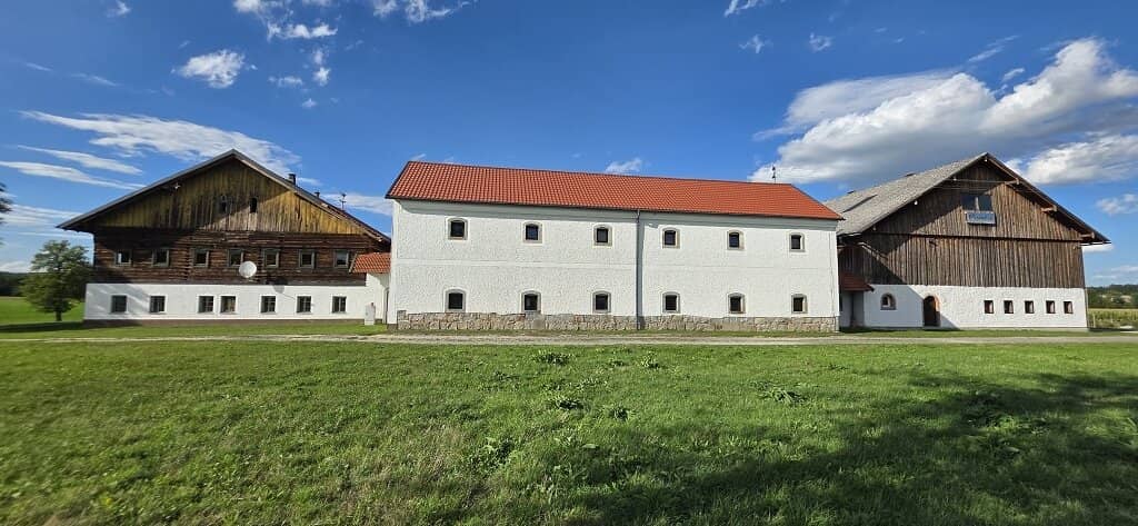 Innviertler Bauernhof in sonniger Lage zu verkaufen !!