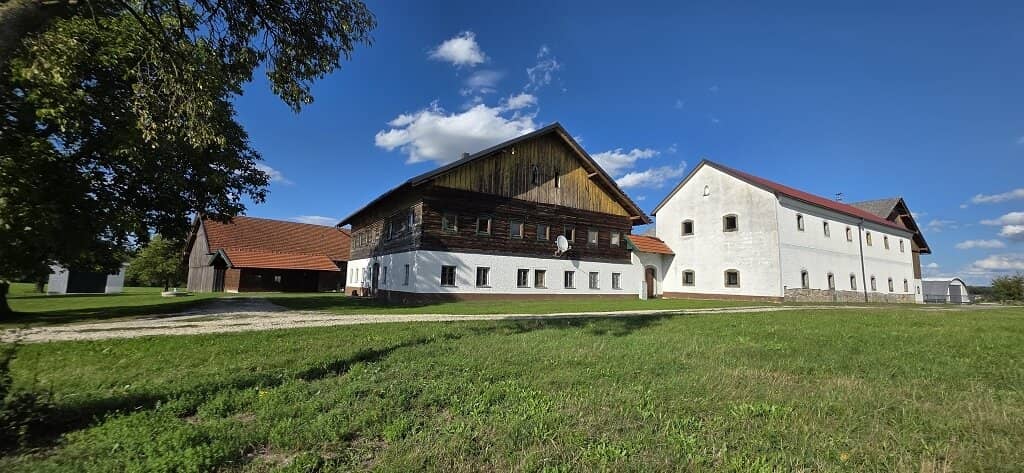 Innviertler Bauernhof in sonniger Lage zu verkaufen !!
