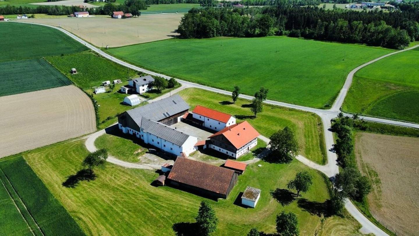 Innviertler Bauernhof in sonniger Lage zu verkaufen !!