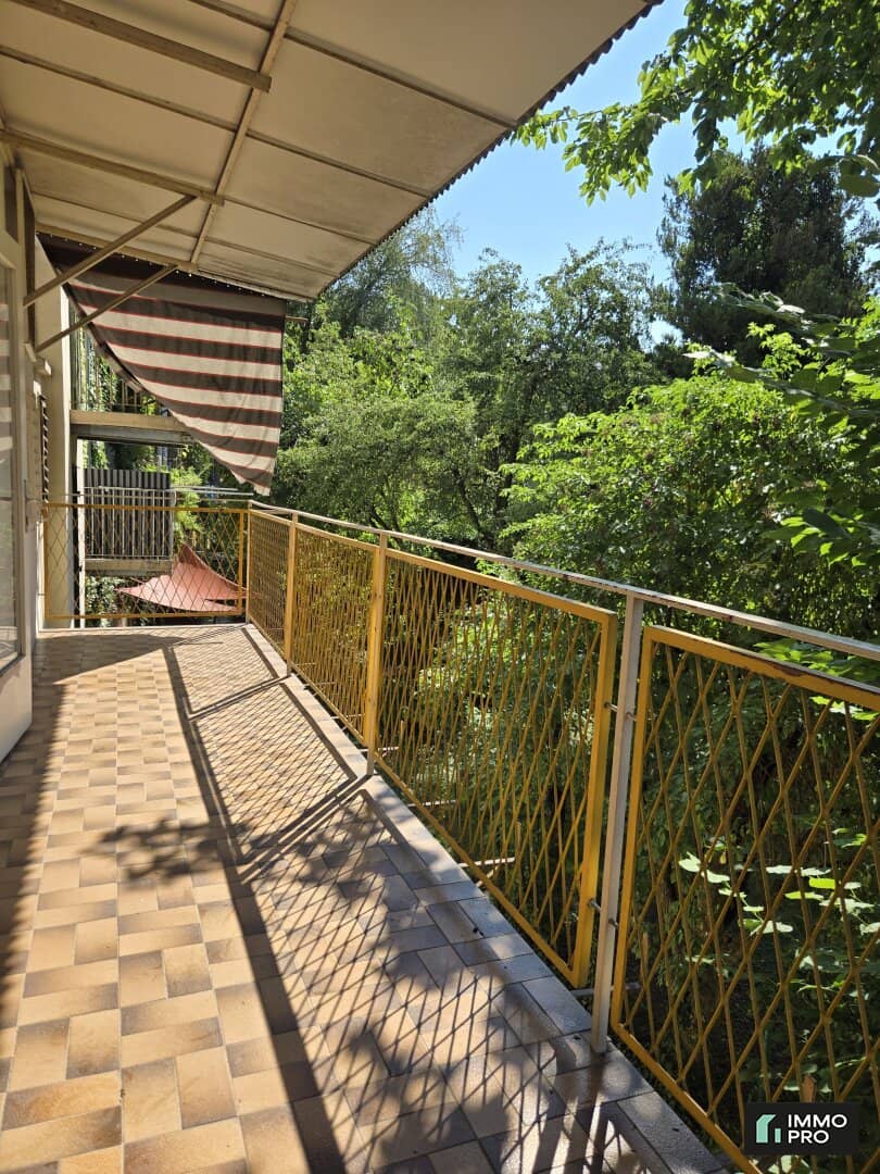 Completely renovated flatshare suitable 5-room apartment with balcony near Augarten - available immediately - for rent!