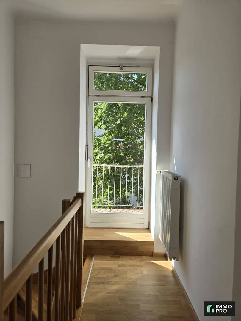 Completely renovated flatshare suitable 5-room apartment with balcony near Augarten - available immediately - for rent!