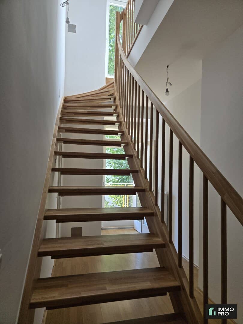 Completely renovated flatshare suitable 5-room apartment with balcony near Augarten - available immediately - for rent!