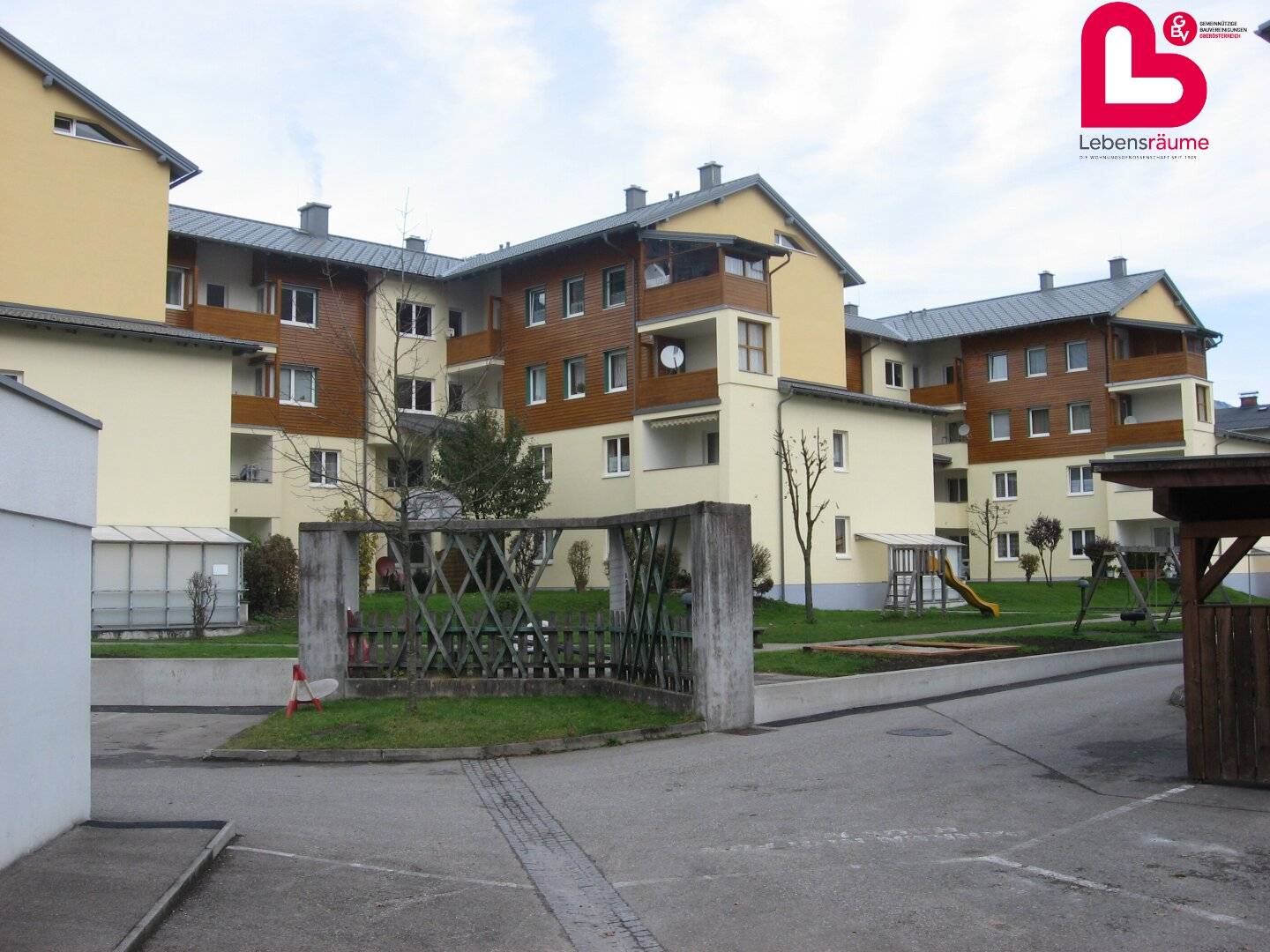 Beautiful 3-room apartment in Ebensee with loggia and underground parking space WITHOUT ELEVATOR