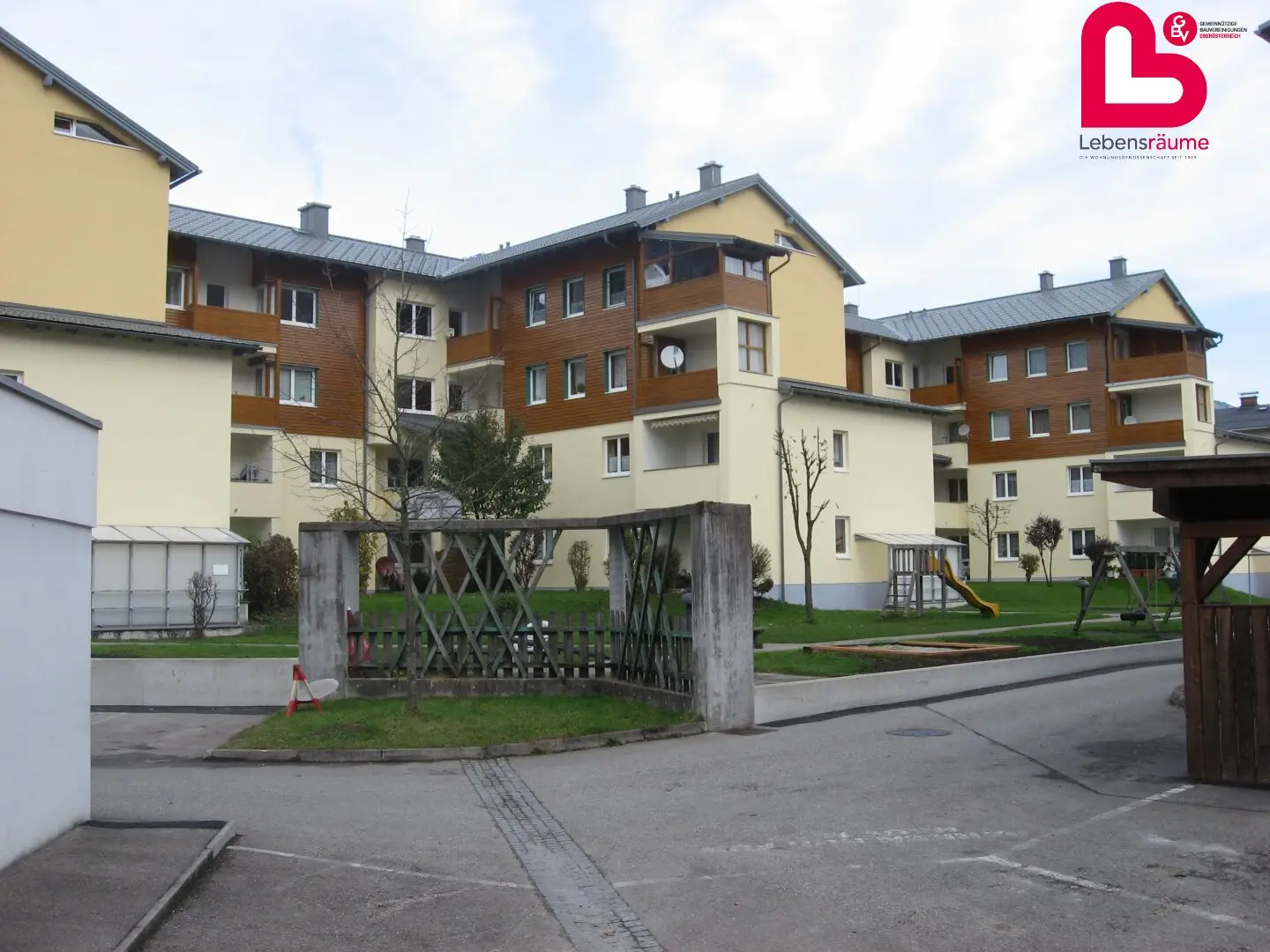 Beautiful 3-room apartment in Ebensee with loggia and underground parking space WITHOUT ELEVATOR