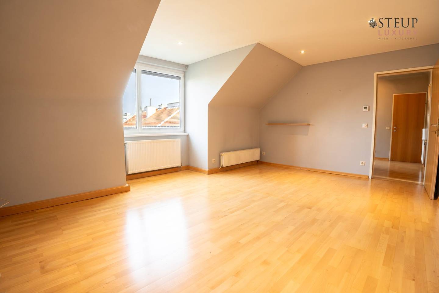 Attic apartment with view of the Leopoldskirche
