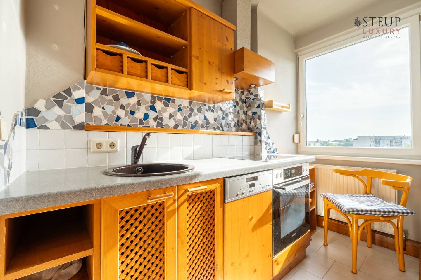 Attic apartment with view of the Leopoldskirche