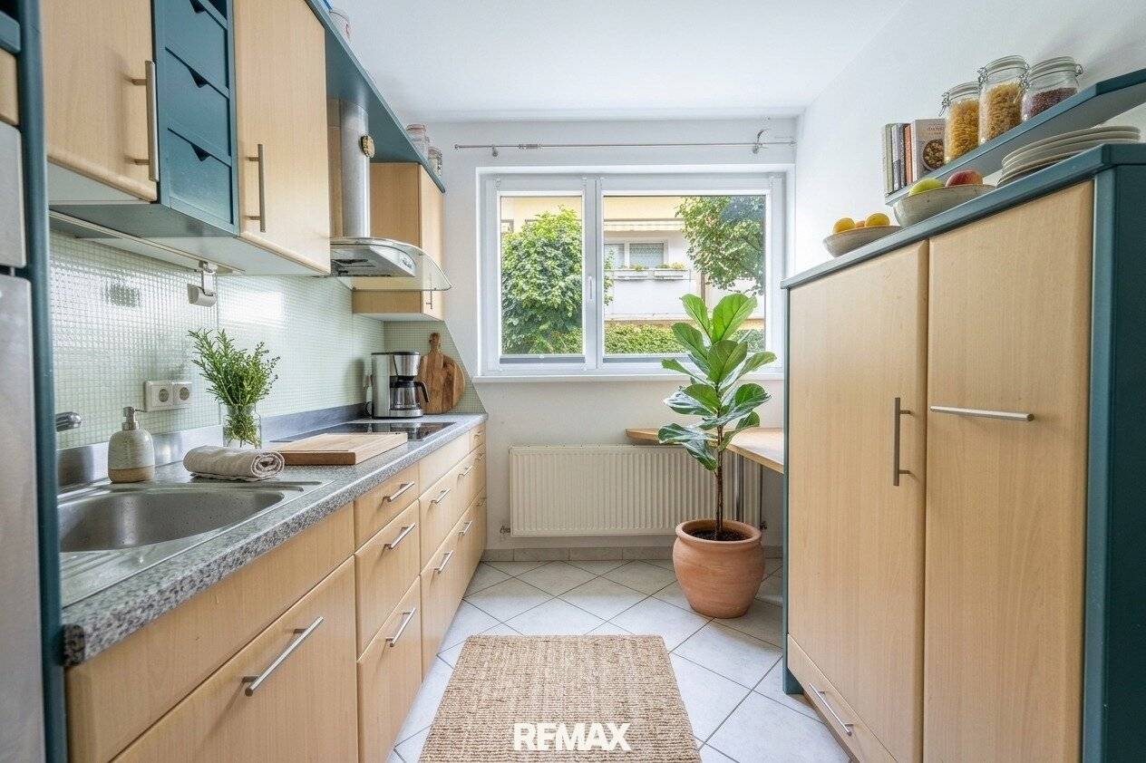 HOME 49 - Three levels. Private entrance. Plenty of space. in the Salzburg district Langwied