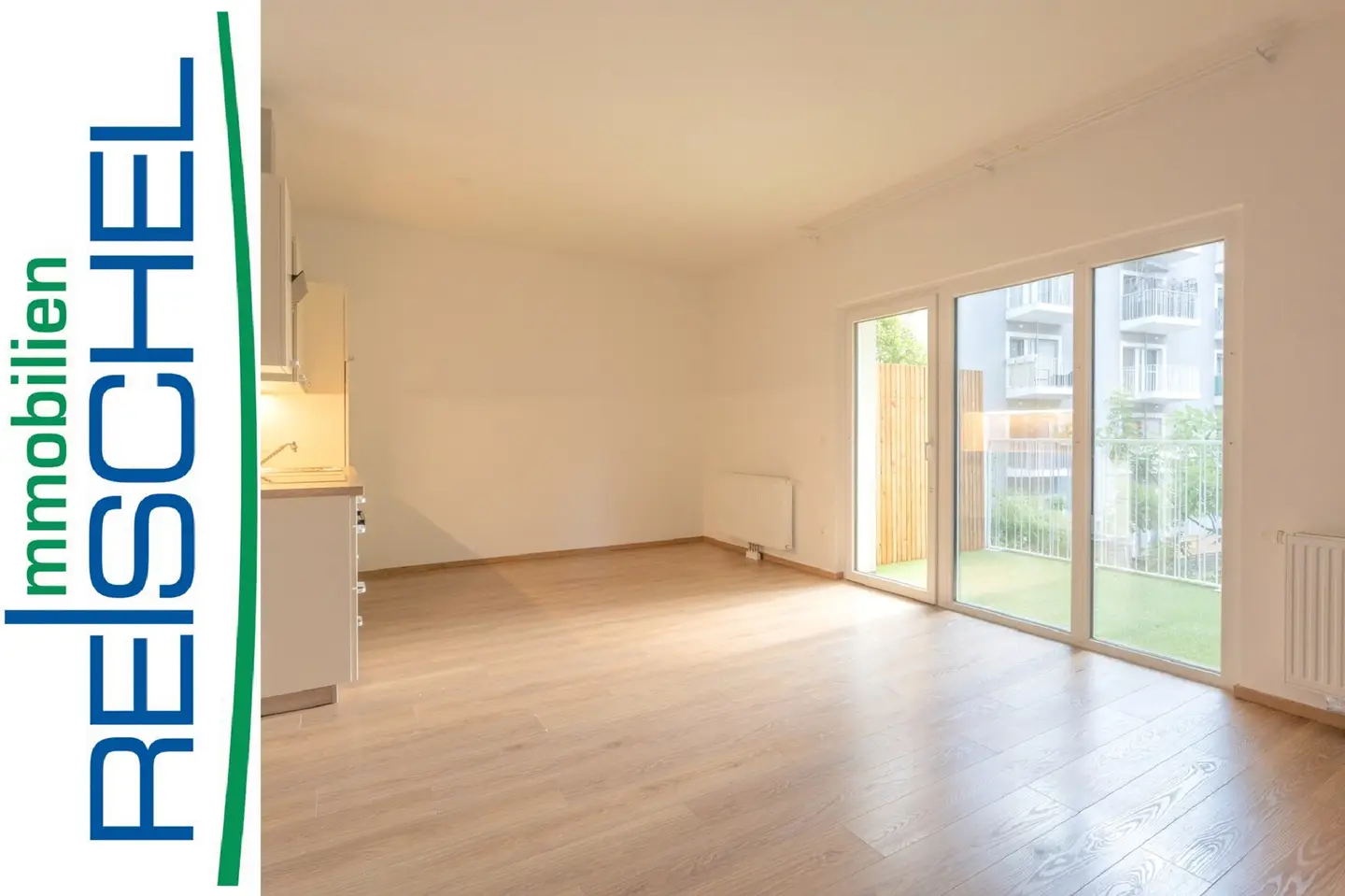 Lichtdurchflutete Wohnung mit Balkon nahe Seepark