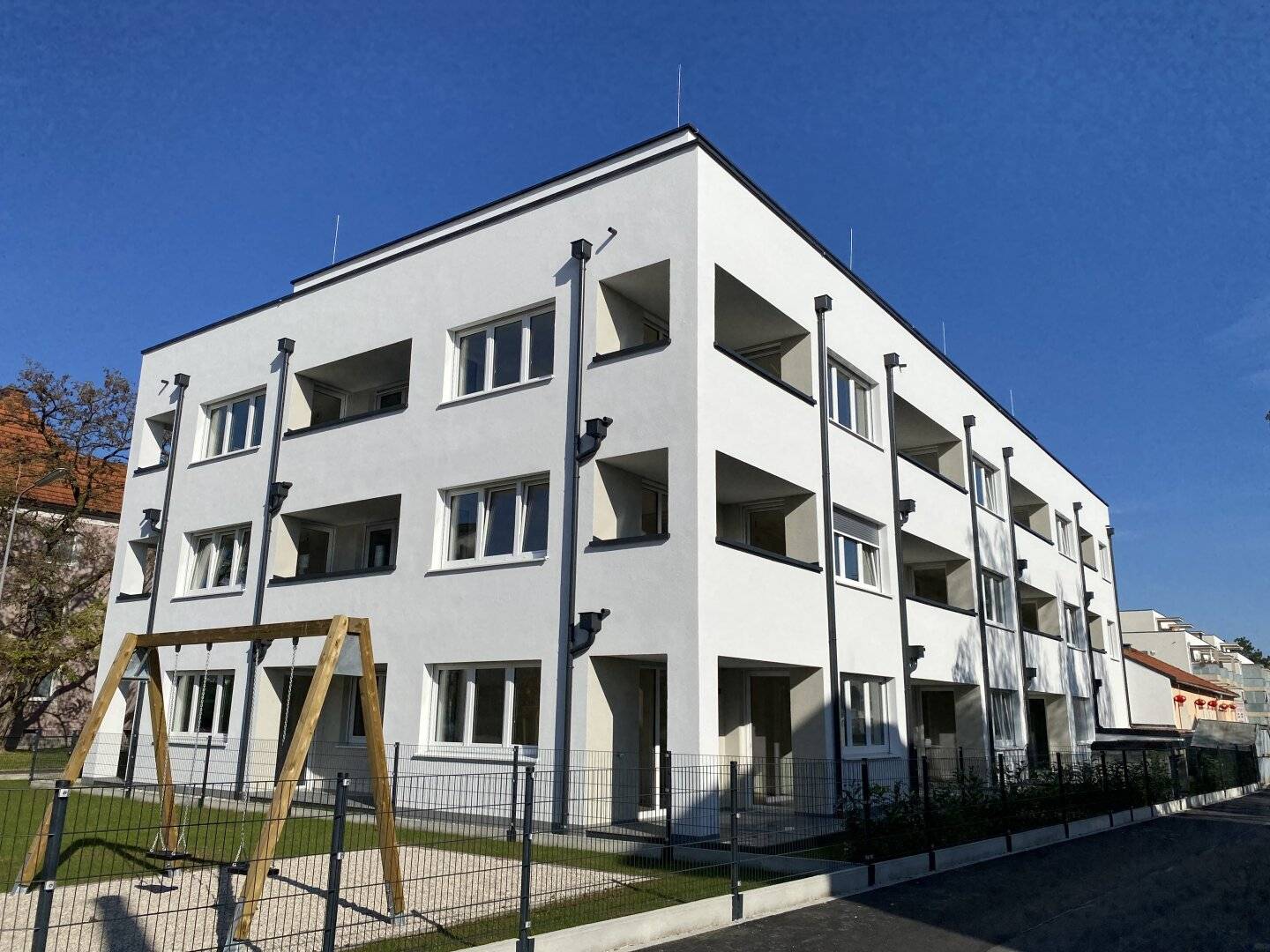 Modern 3-room apartment with loggia, underground parking space and high-quality fittings