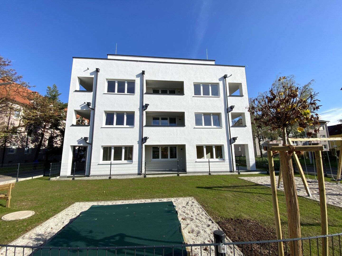 Modern 3-room apartment with loggia, underground parking space and high-quality fittings