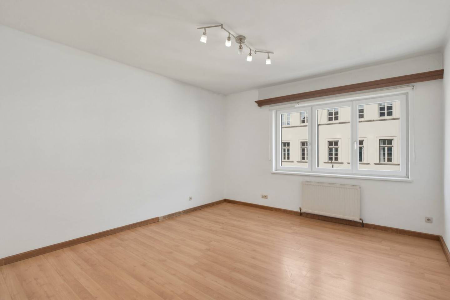 Altbauwohnung in Innsbruck-Wilten mit Loggia – nahe Uni &amp; Klinik
