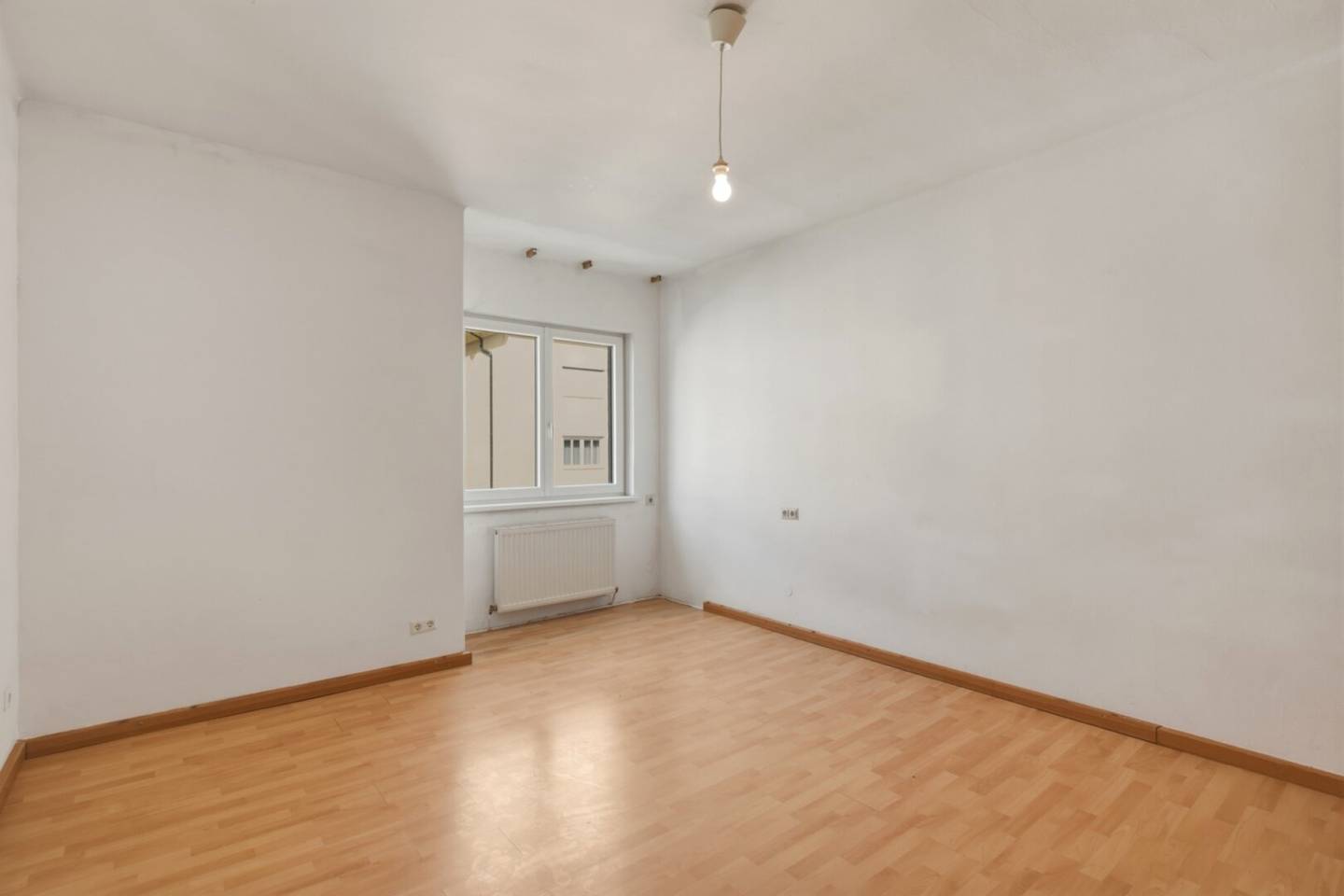 Altbauwohnung in Innsbruck-Wilten mit Loggia – nahe Uni &amp; Klinik
