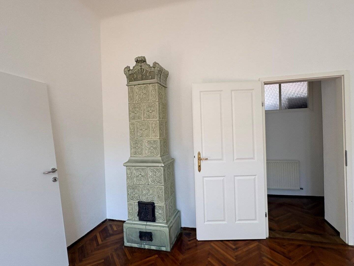 Open-ended 3-room family apartment directly at Quellenplatz