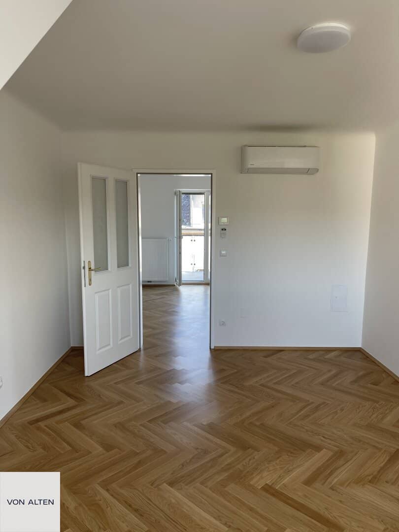 Bestandsfrei: 3-Zimmer-Dachgeschosswohnung mit 13 m² Terrasse