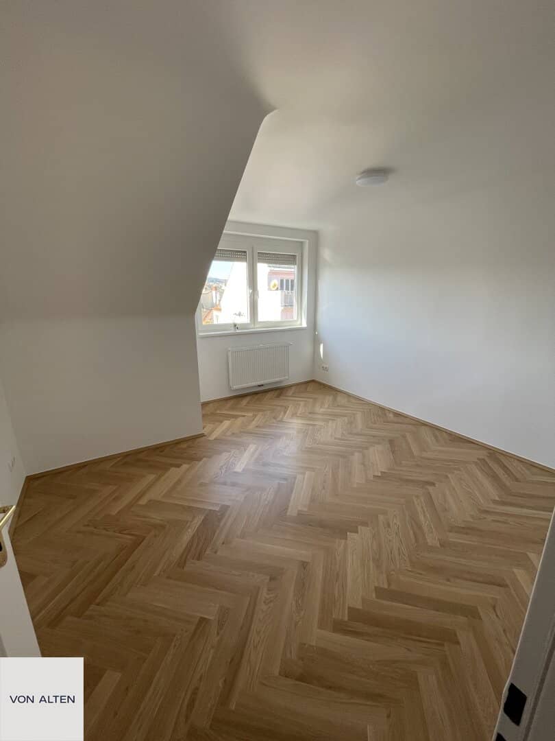 Bestandsfrei: 3-Zimmer-Dachgeschosswohnung mit 13 m² Terrasse