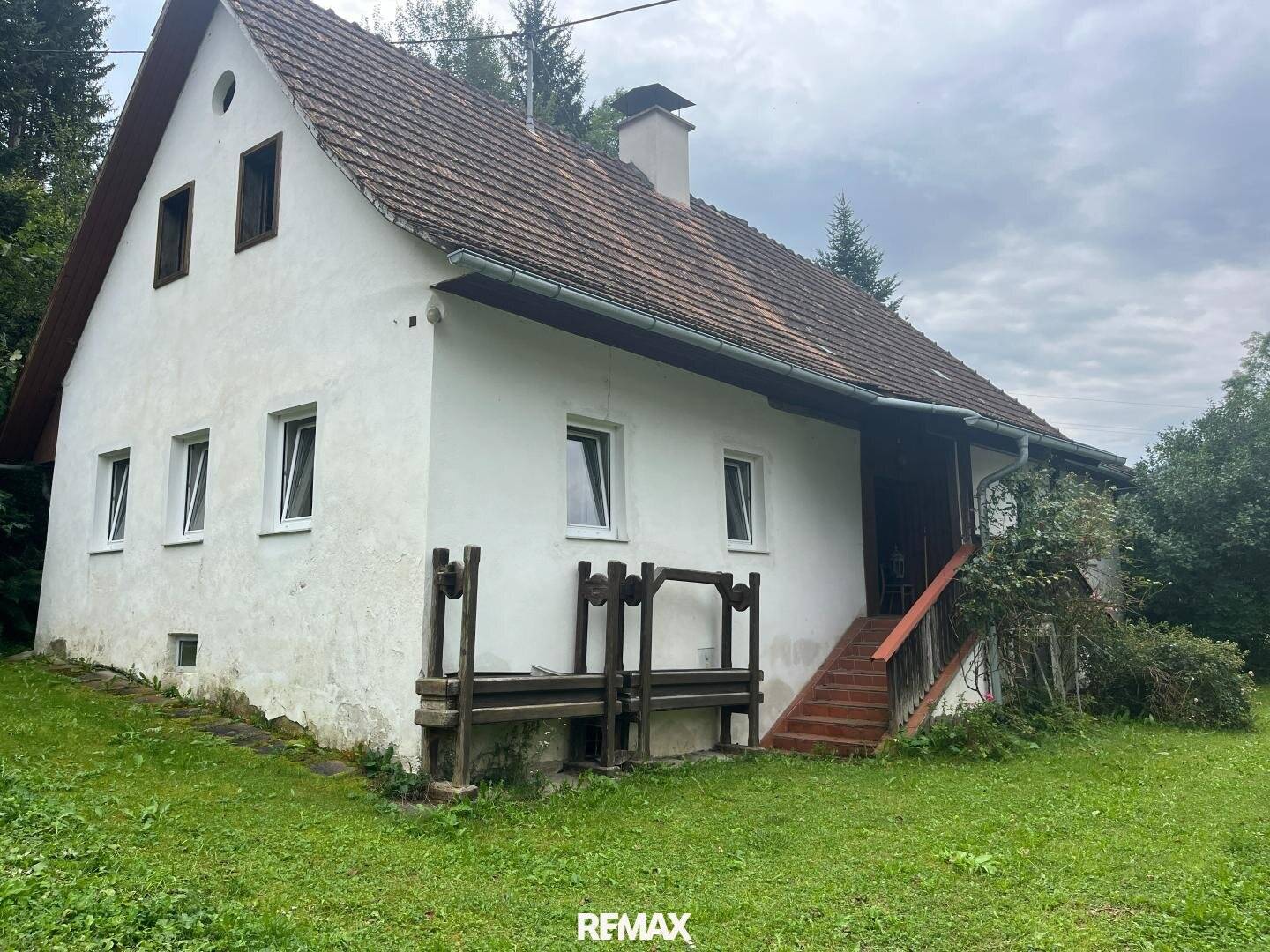 Uriges Bauernhaus in idyllischer Lage mit Wald und Wiesenflächen