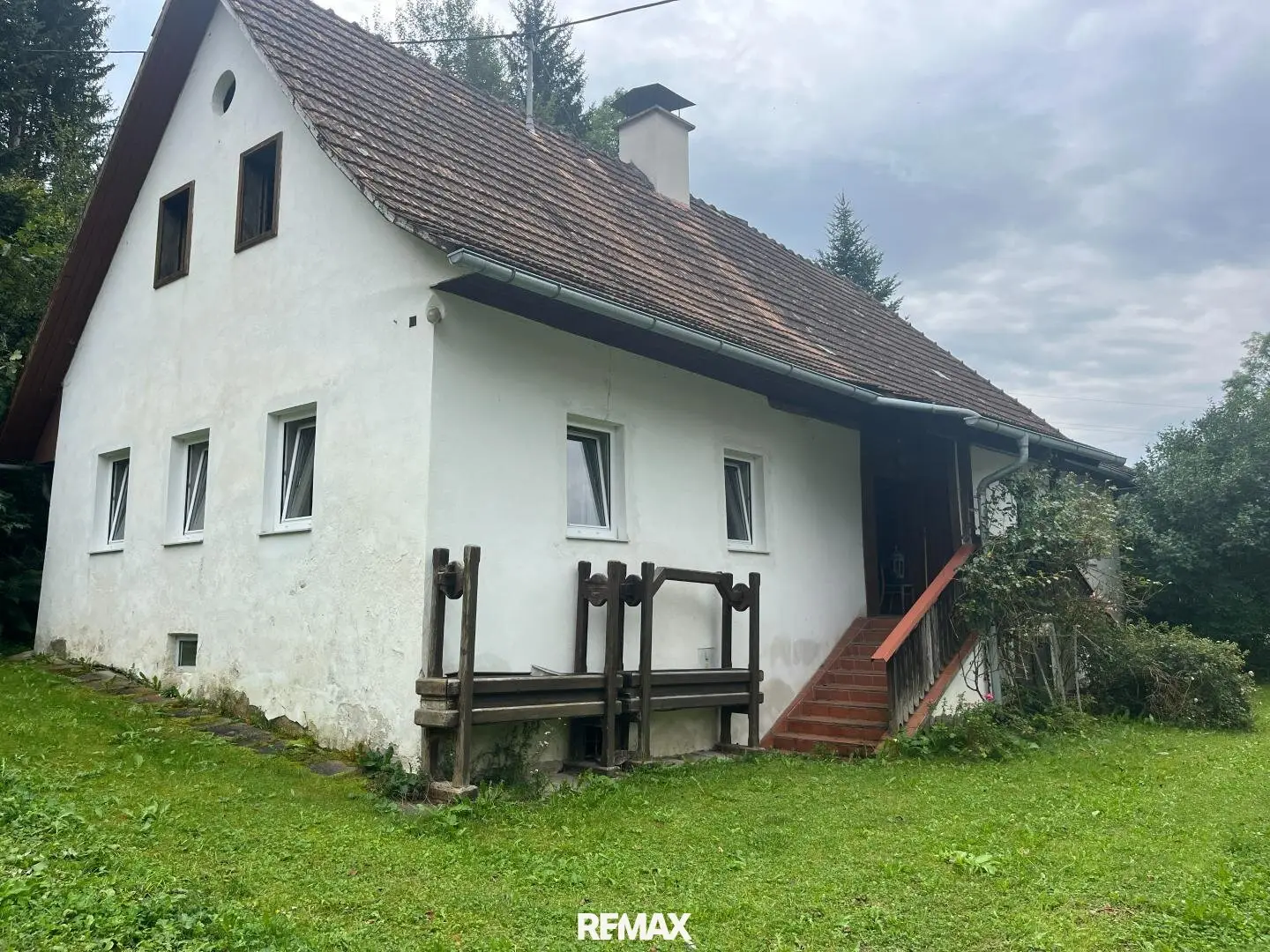 Uriges Bauernhaus in idyllischer Lage mit Wald und Wiesenflächen