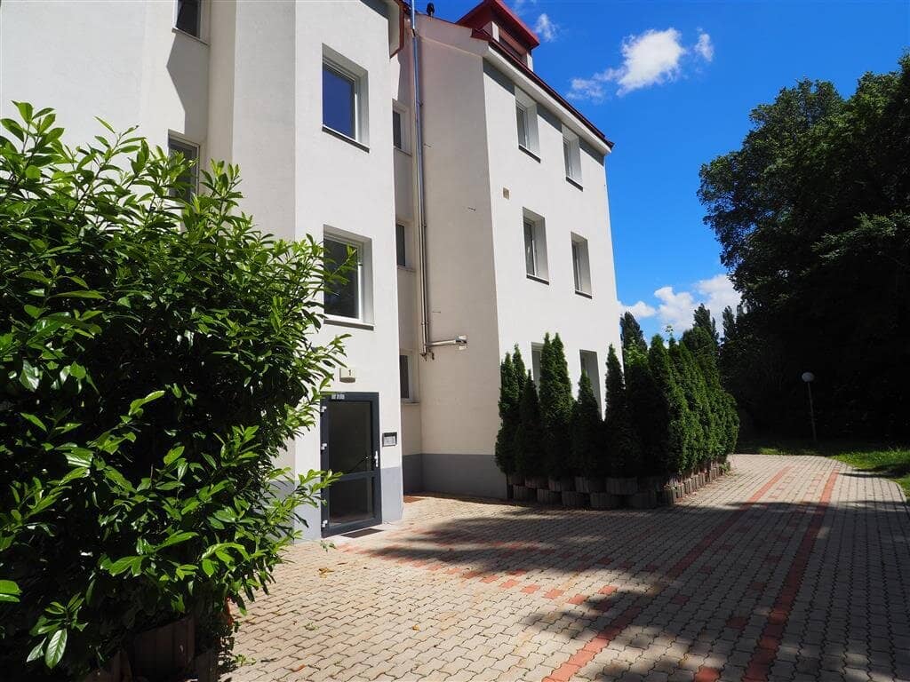 Charming 4-room garden apartment with terrace in Ebreichsdorf, smart and cozy