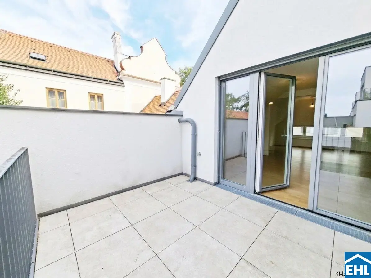 COURTYARD ENSEMBLE – Ideal Balance between City and Rural Charm