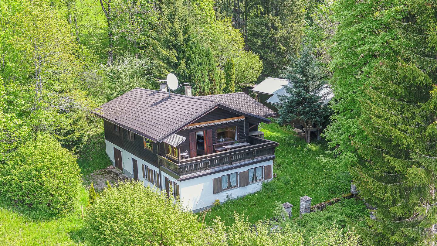 Sunny secluded location in ski area holiday apartment