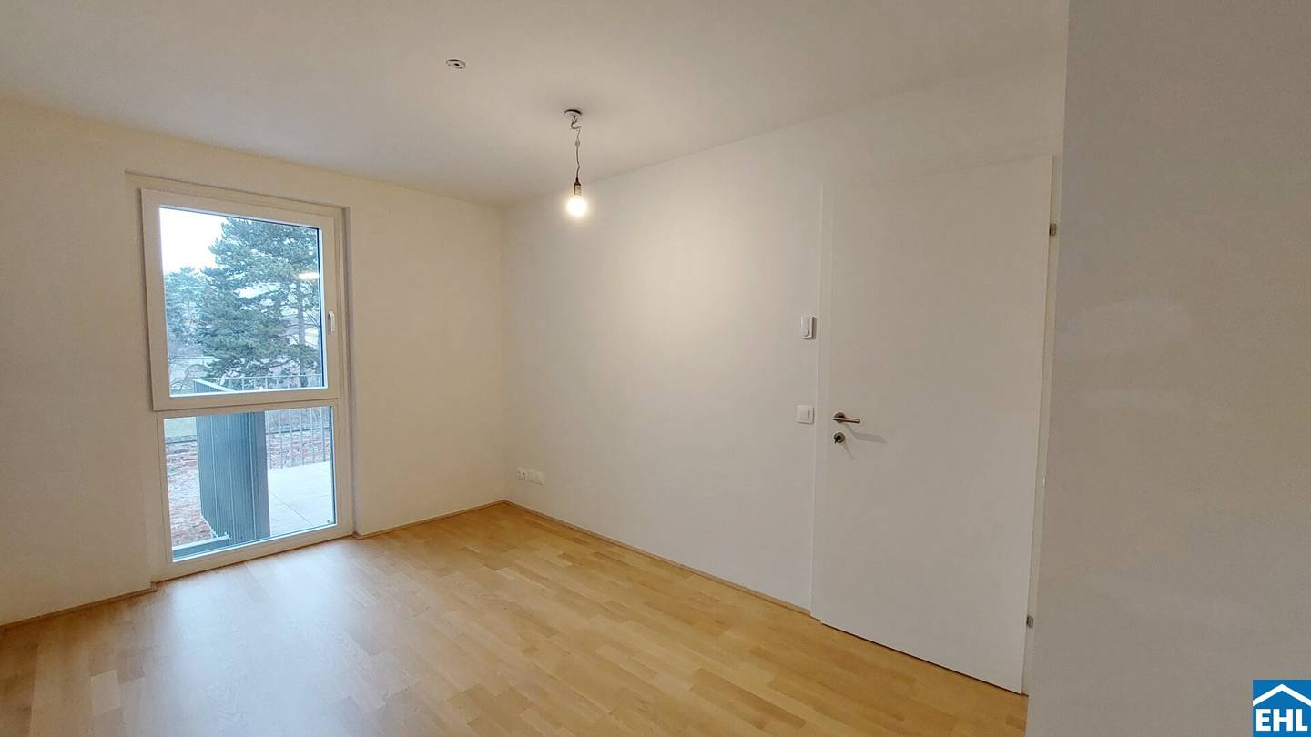 East-facing 2-room balcony apartment