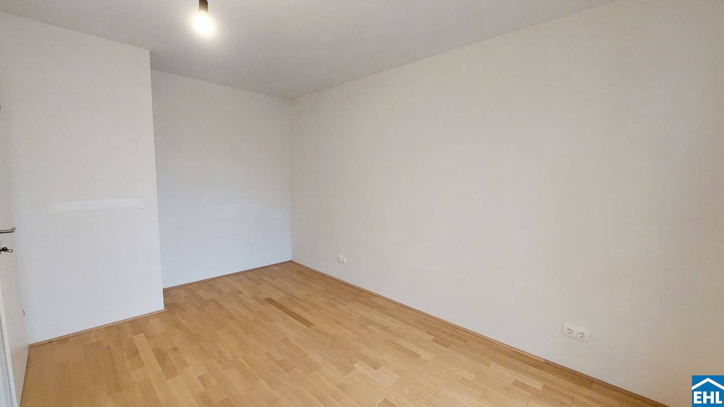 East-facing 2-room balcony apartment