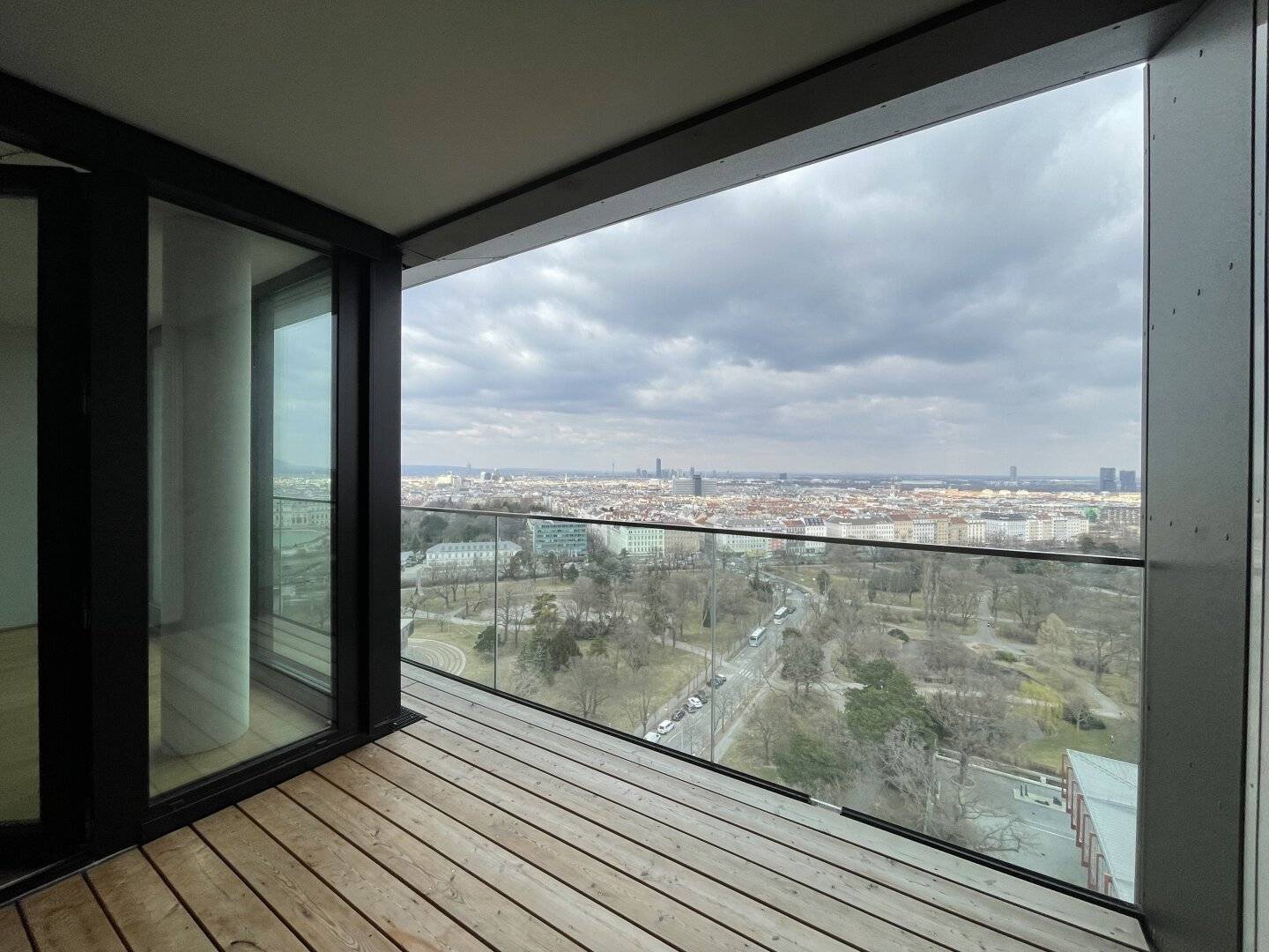 AMAZING VIEW: Unbefristete 2 Zimmer Neubauwohnung mit Loggia!