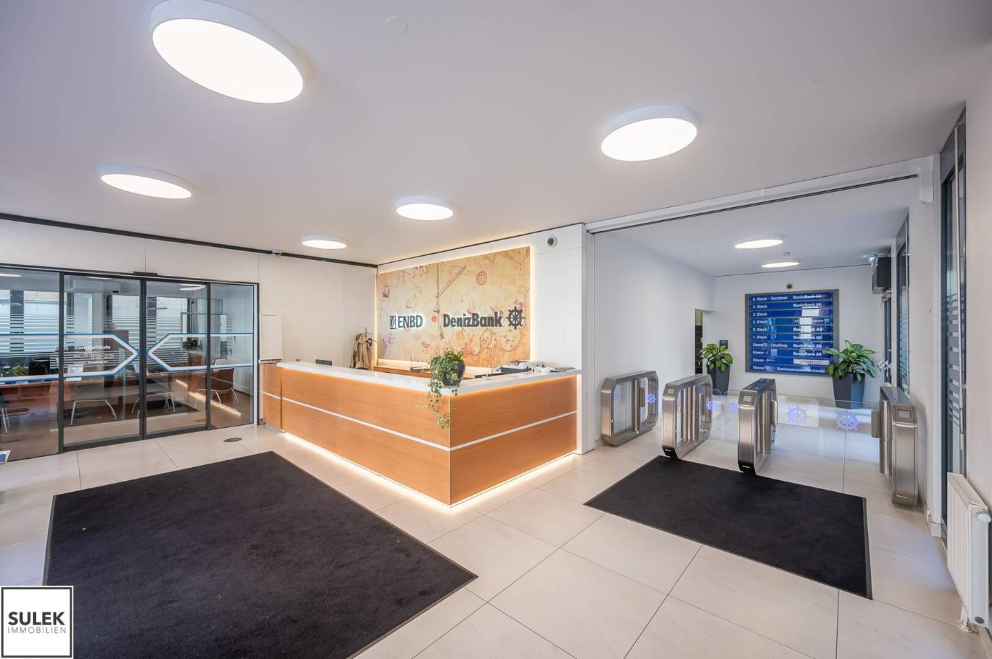 Repräsentatives Neubau-Büro mit Terrasse &amp; Klima | 290 m² in TOP-Lage direkt an der U3 | Garagenplätze