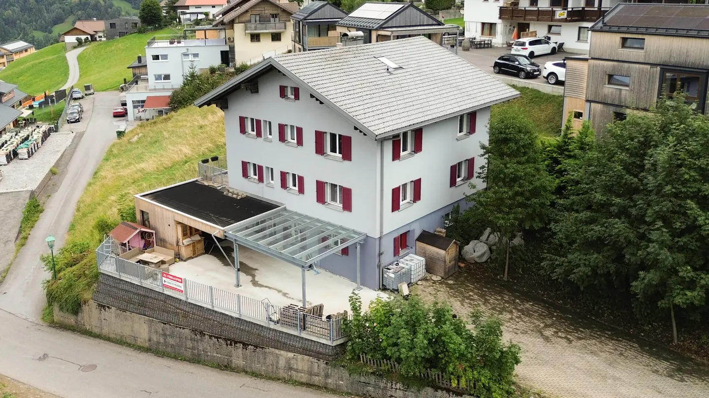 Helle Wohnung mit Einliegerbereich und großer Werkstatt