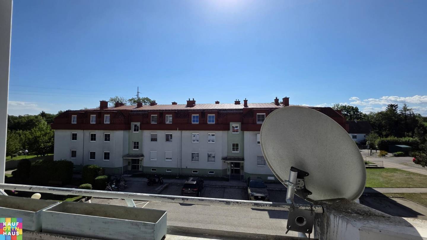3-room apartment with loggia unlimited tenancy rent including heating costs