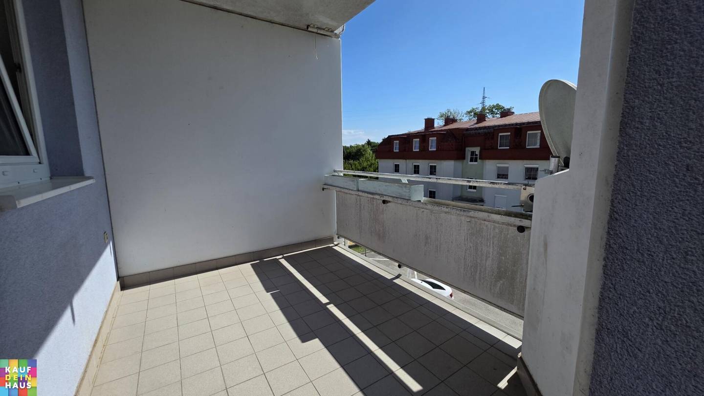 3-room apartment with loggia unlimited tenancy rent including heating costs